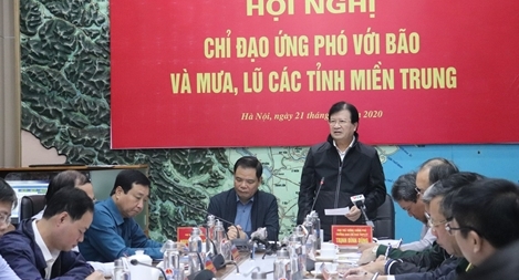 Đảm bảo hàng cứu trợ phải đến tận tay người dân