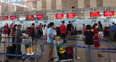 Phát huy vai trò giám sát của nhân dân, lập danh sách người trở về sau kỳ nghỉ lễ