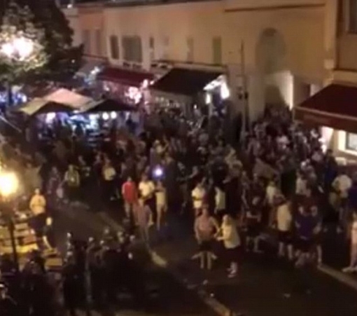 Cổ động viên Bắc Irelan và Ba Lan tham gia hỗn chiến trước giờ bóng lăn