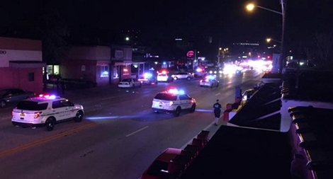 Khủng bố tấn công hộp đêm đồng tính, bắt giữ nhiều con tin