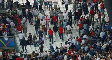 Liên đoàn bóng đá Nga sẽ bị phạt do CĐV gây rối