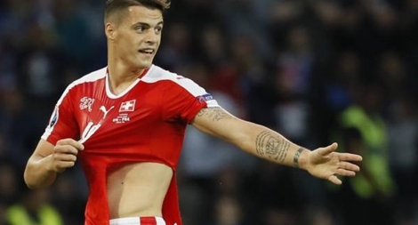 Áo đấu mỏng manh của Puma được ví như bao cao su