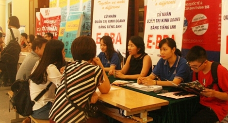 Cẩn trọng với các trường có mức nhận hồ sơ xét tuyển thấp nhưng điểm trúng tuyển cao