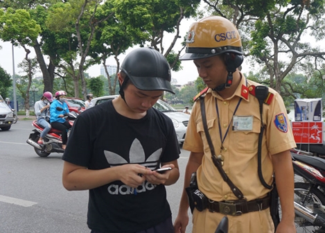 Vi phạm Luật giao thông tăng đột biến vì… Pokemon Go!?