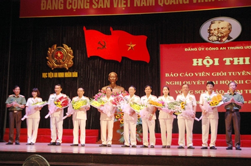 Sơ khảo Hội thi Báo cáo viên giỏi