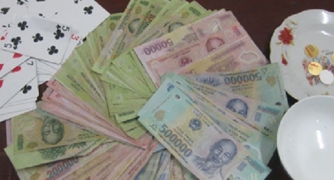 Mở sới bạc, bị phát hiện “tẩu thoát” khỏi hiện trường