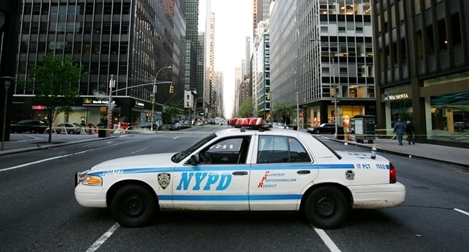 Cảnh sát nổ súng ngăn chặn vụ tấn công bằng dao tại NewYork