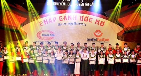 Vinh danh khuyến học, khuyến tài Đất Tổ năm 2016