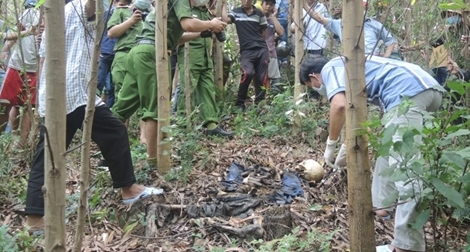 Đi lấy mật ong trên rừng phát hiện bộ xương người