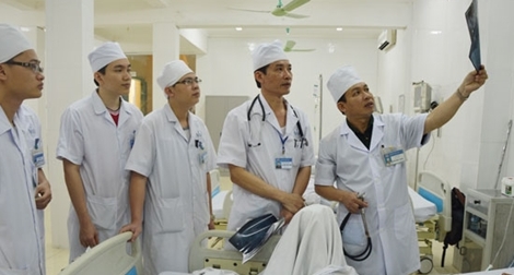 Bác sĩ có đôi tay vàng, gắp thành công hơn 1.000 ca hóc dị vật