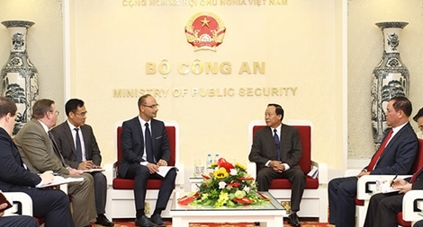 Thứ trưởng Lê Quý Vương tiếp Cố vấn Bộ trưởng Ngoại giao và Kinh tế đối ngoại Hungary