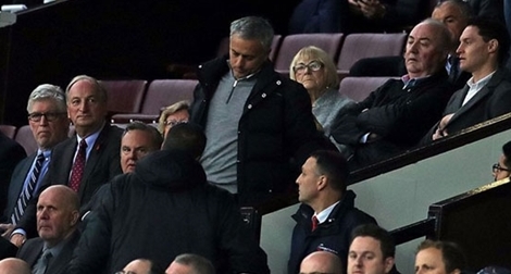Mourinho chỉ trích trọng tài: Đòn tâm lý hay sự bất lực kéo dài?