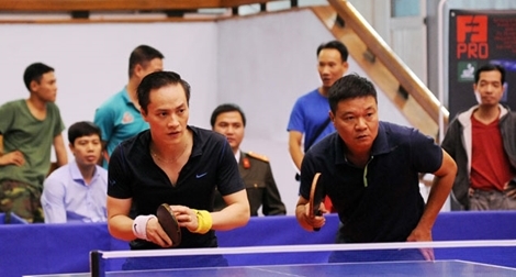 Gay cấn các trận vòng loại nội dung đồng đội hạng C và hạng D