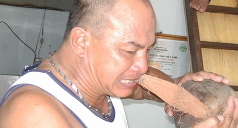 Chuyện đời của hai "quái nhân"