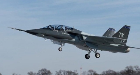 Siêu máy bay Mỹ - Thụy Điển lần đầu cất cánh