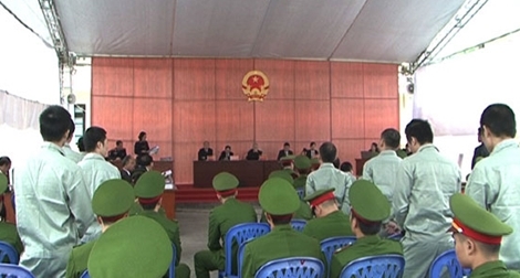 Đề nghị khung hình phạt cho 25 bị cáo trong đường dây mua bán hơn 5 nghìn bánh ma túy