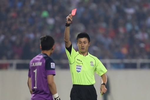 Nguyên Mạnh bị phạt nặng vì sai lầm tại AFF Cup 2016