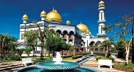 Choáng ngợp cung điện bằng vàng nguyên khối ở Brunei