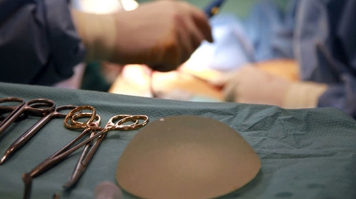 Bê bối túi nâng ngực PIP: Quýt làm cam chịu