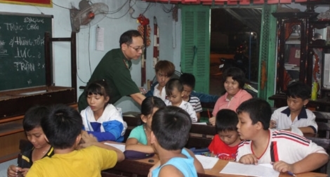 Lớp học tình thương đặc biệt của các chú bộ đội biên phòng