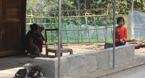 Bản mồ côi nơi miền Tây xứ Nghệ