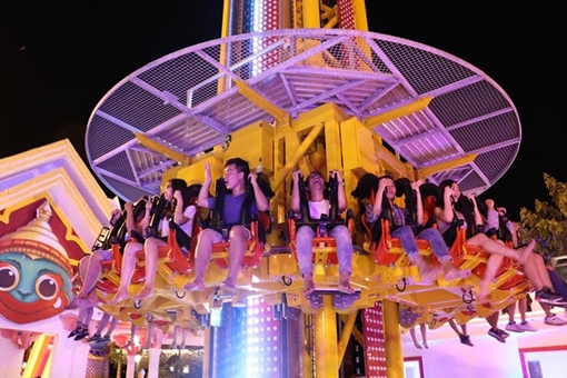 Tàu lượn dạng treo lớn nhất Việt Nam sắp ra mắt tại Asia Park