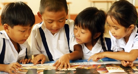 Trẻ chọn sách hay ipad, phụ thuộc vào cha mẹ