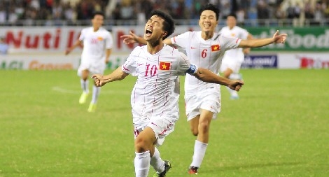 Lứa đàn em không bằng Công Phượng?