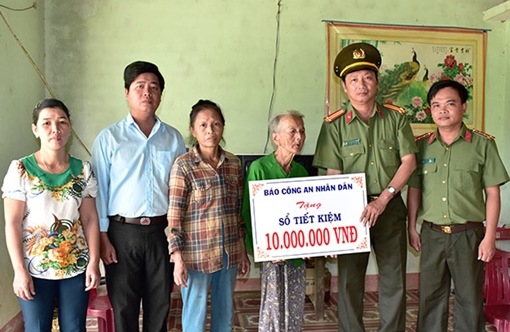 Chia sẻ khó khăn với 2 bà mẹ chiến sĩ năm xưa