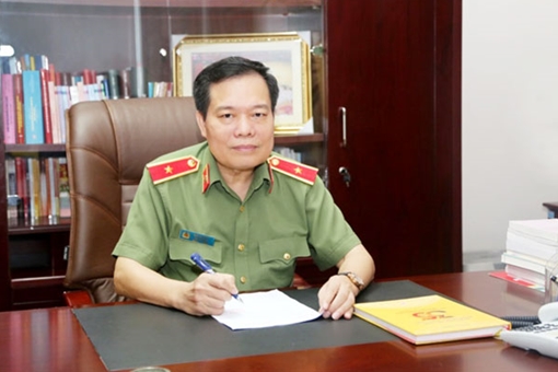 Học và làm theo Bác bằng những  việc thiết thực phục vụ nhân dân