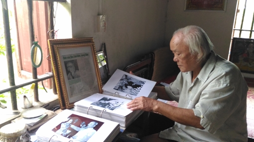 Ông giáo làng gần nửa thế kỷ sưu tầm ảnh Bác