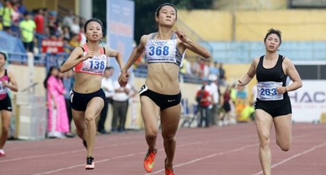 Vững chân trên mặt đất