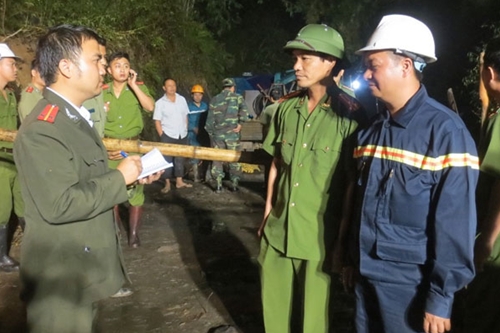 Tác nghiệp nơi hiện trường nóng bỏng