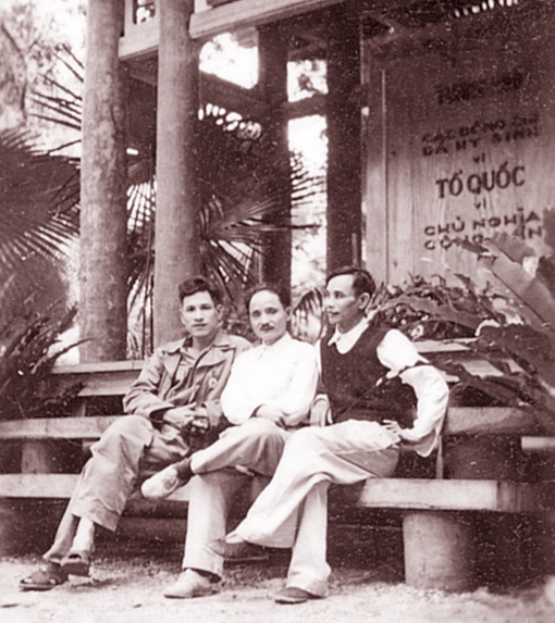 Người Cộng sản trọn đời vì nước vì dân