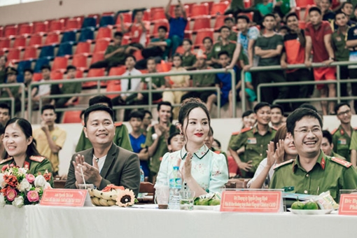 Nhớ một lần ngồi ghế nóng Liên hoan Dân vũ các trường Công an