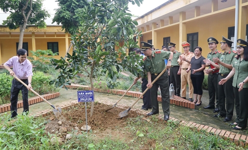 Tuổi trẻ Văn phòng Bộ Công an tri ân các thương bệnh binh