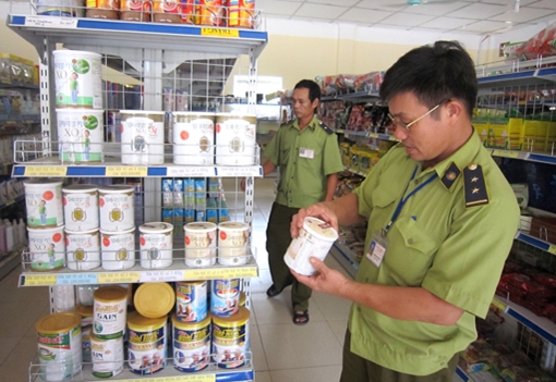 Xử lý trách nhiệm người đứng đầu để buôn lậu, hàng giả lộng hành