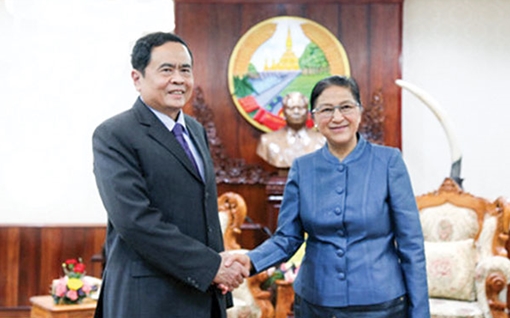 Chủ tịch Quốc hội Lào tiếp Chủ tịch Ủy ban Trung ương MTTQ Việt Nam