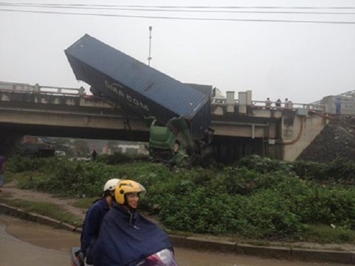 Tìm người biết việc