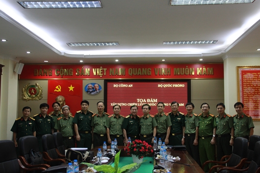 Tọa đàm “Xây dựng Chiến lược Quốc phòng Việt Nam”