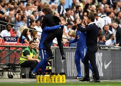 Alonso lên đồng, Chelsea đánh bại Tottenham trên sân khách