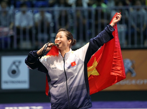 Thúy Vi vừa gặt vàng vẫn lo trả nợ môn thi tốt nghiệp