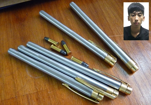 Đi chơi cùng vợ, mang súng phòng thân