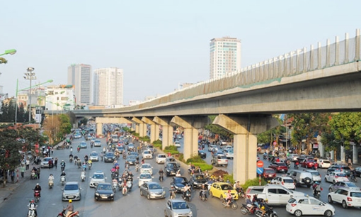 Giá xăng dầu "nhảy múa" doanh nghiệp vận tải khó đứng yên!