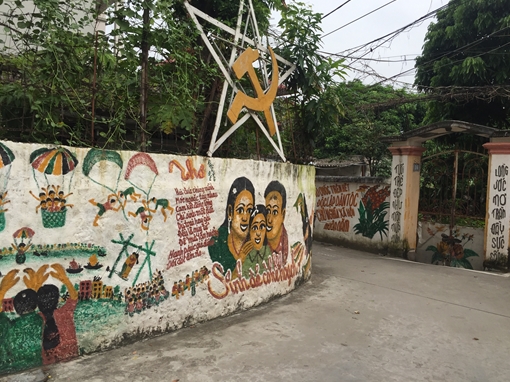 Độc đáo những ngôi làng bích họa trên đất Hà thành