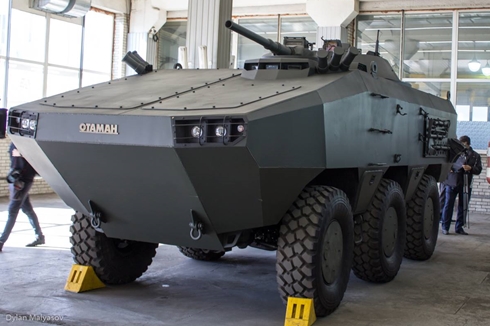 Ukraine khoe hàng loạt thiết giáp thế hệ mới