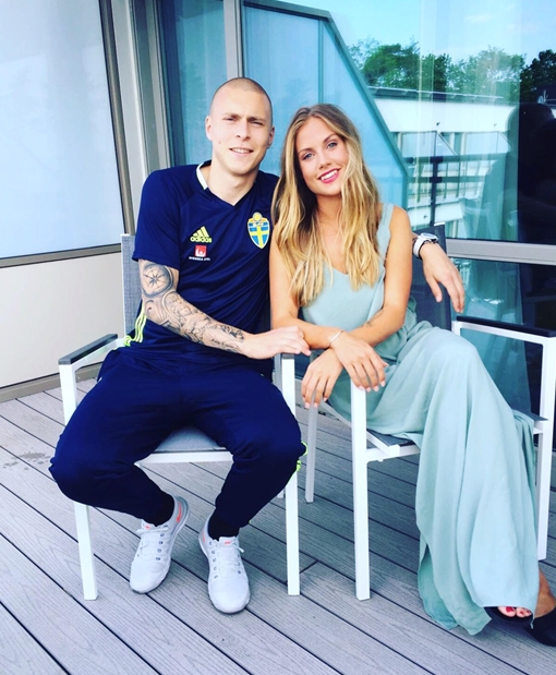 Nóng bỏng "cuộc đua" ngôi hâu WAGs Premier League