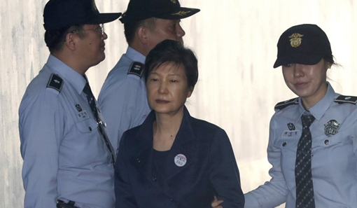 Đổi luật sư biện hộ cho nữ cựu Tổng thống