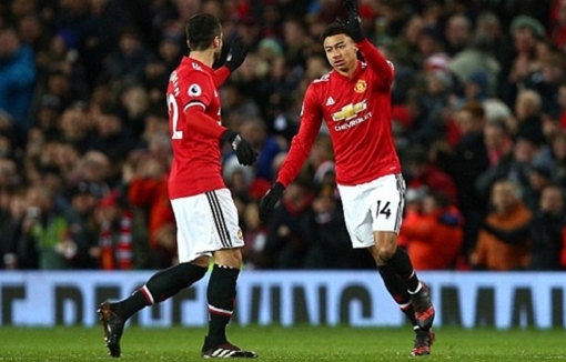 Man Utd thoát thua trước Burnley nhờ bàn thắng muộn