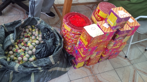 Bắt đối tượng buôn gần 1 tạ pháo